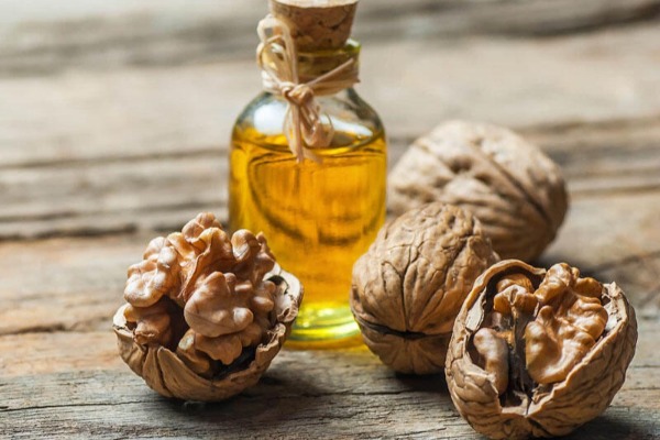 Qoz yağının sağlamlığa 10 faydası - Onkoloji xəstələr içə bilərmi?